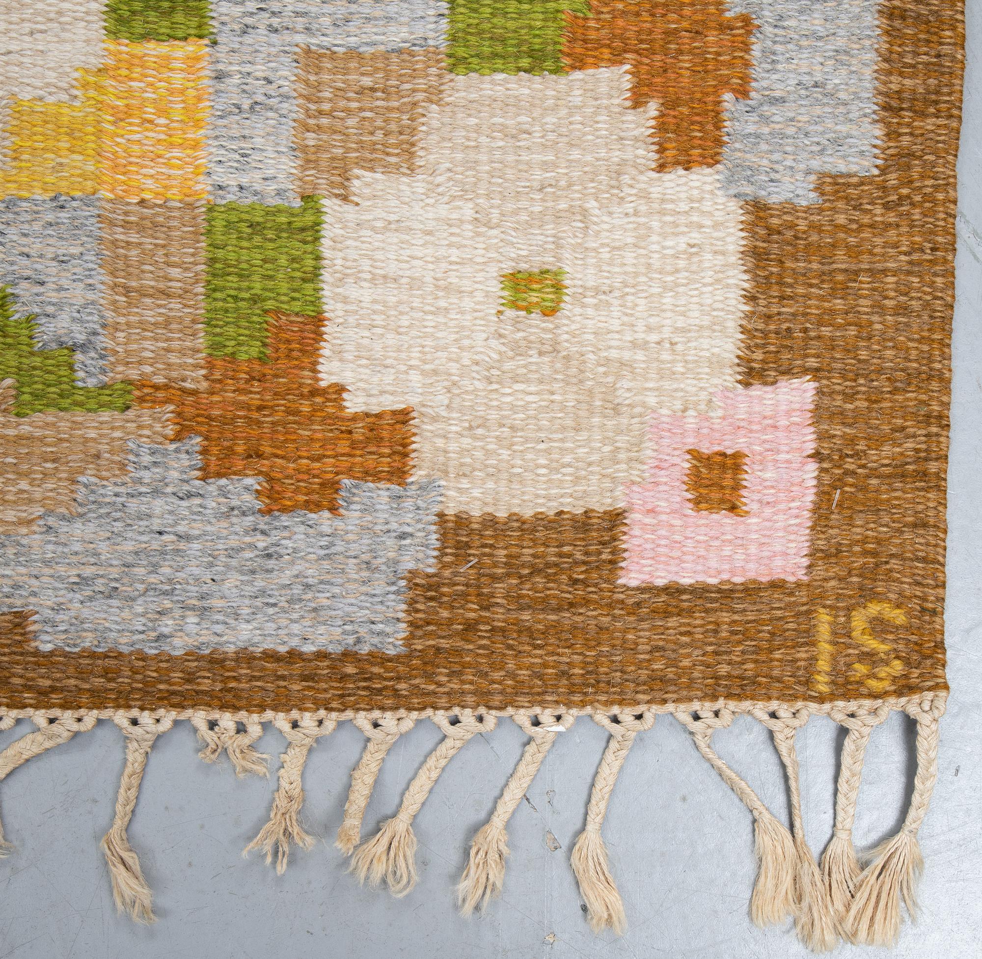 Ingegerd Silow, A carpet, flat weave, signerad, ca 234 x 168 cm.