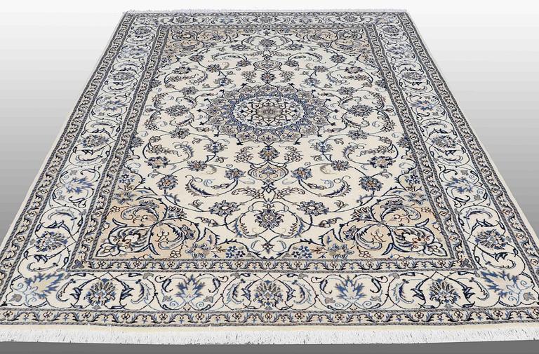 CARPET,  Nain, ca 295 x 200 cm.