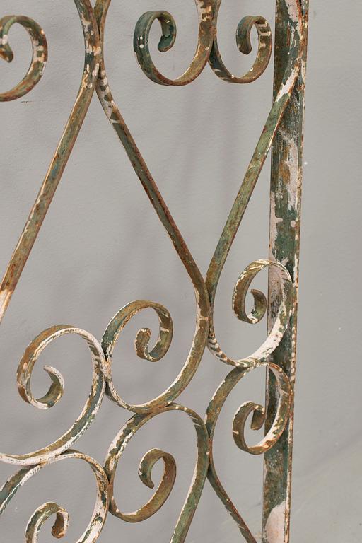 TRÄDGÅRDSGRINDAR, ett par, 1900-talets första hälft.