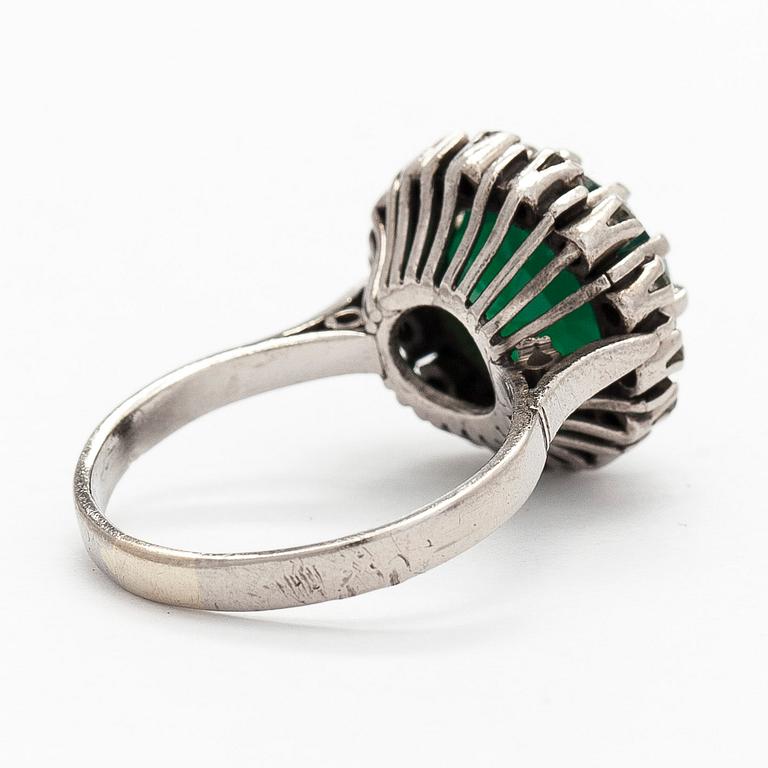 Ring, palladium, diamanter, färgad kalcedon.