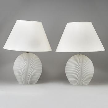 OIVA TOIKKA, a pair of table lamps, signed Oiva Toikka, Nuutajärvi, late 20th century.