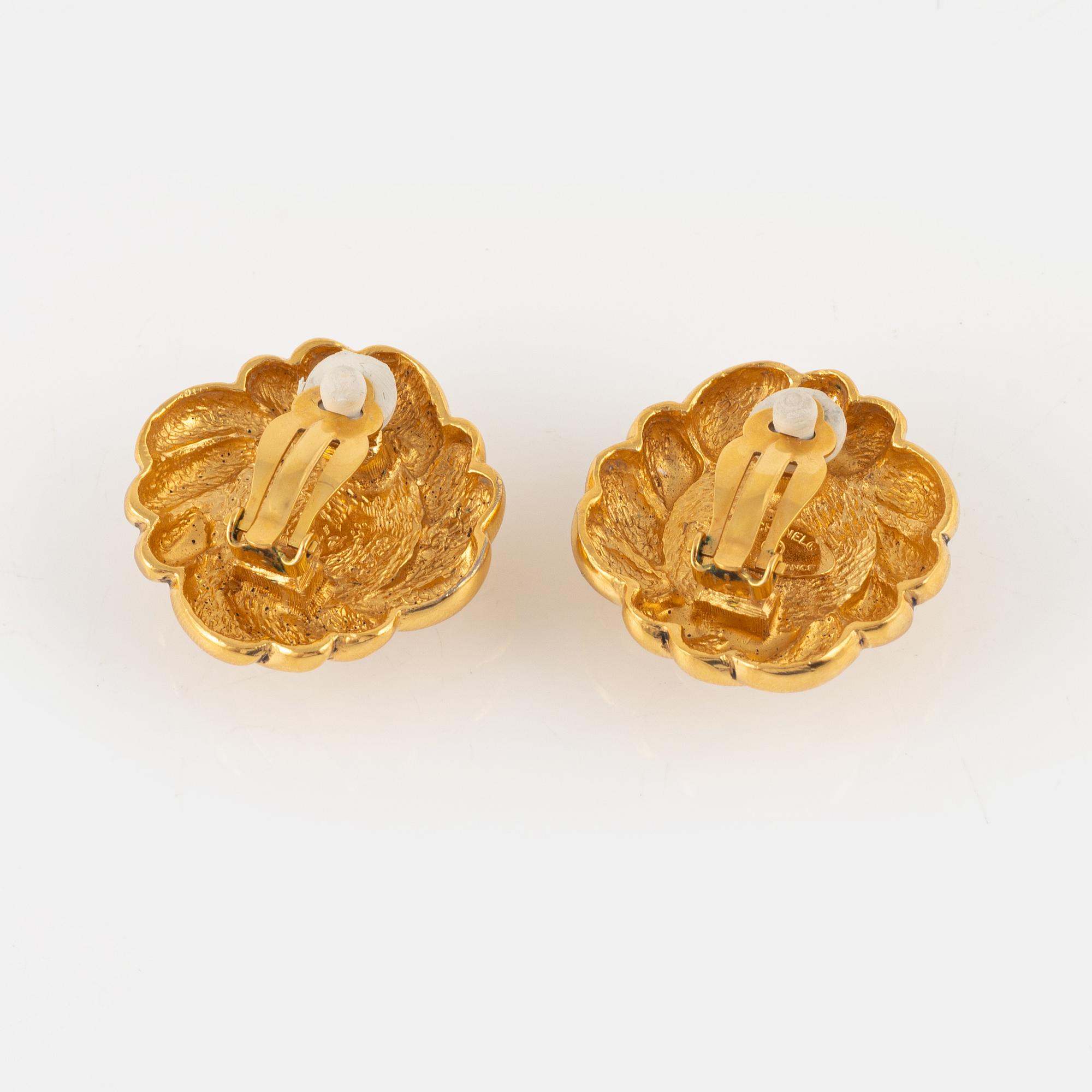 Chanel, earrings, 1990-92.