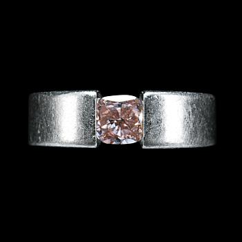A RING, NIESSING, "light pink" Asprey cut diamond c. 0.80 ct.