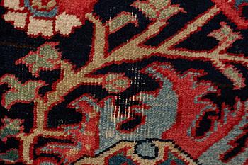 A carpet, semi-antique Heriz, ca 590,5 x 374,5-384,5 cm.