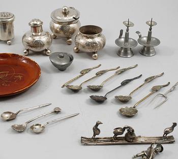 PARTI MINIATYRER M M, ca 22 delar, 1800/1900-tal.