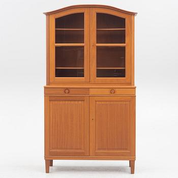 Carl Malmsten, a 'Herrgården' vitrine cabinet, 21st century.