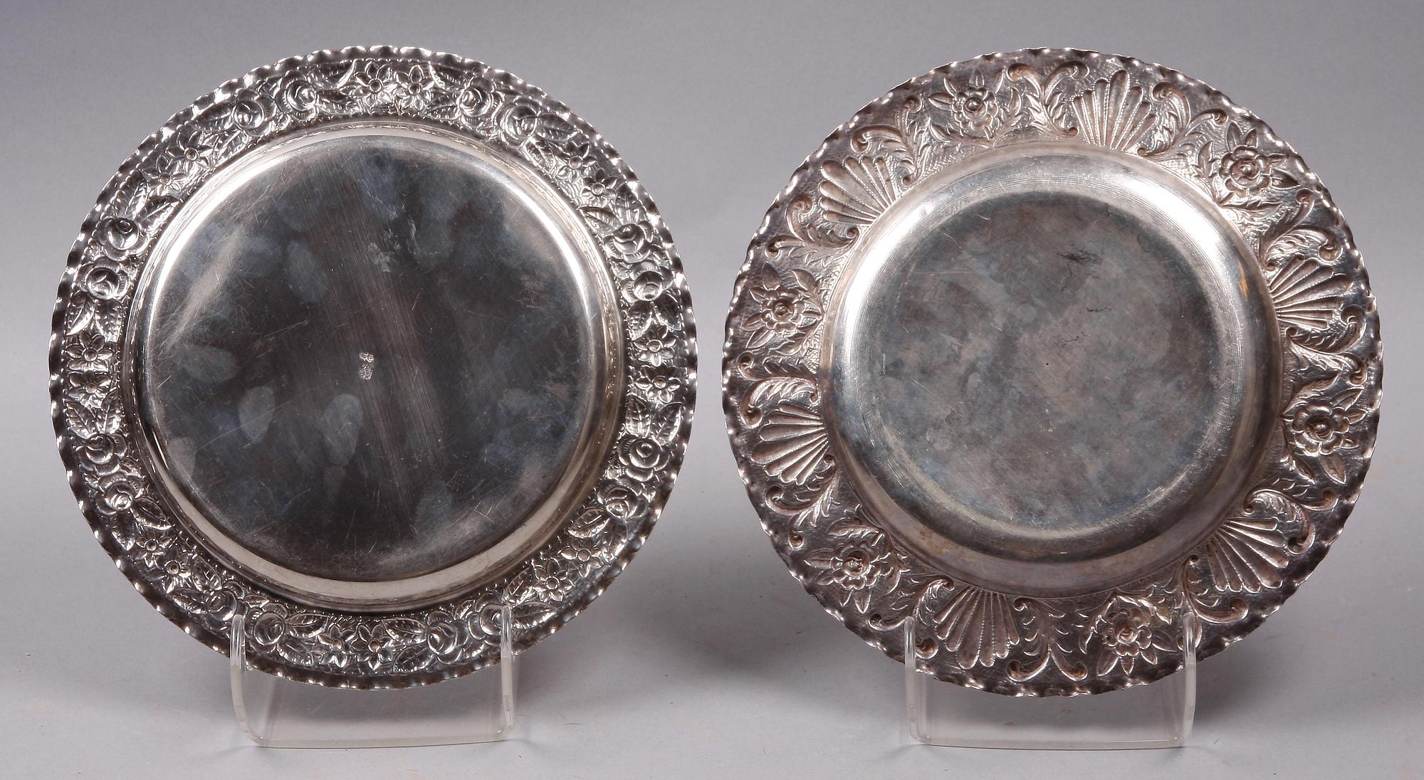 FAT, 2 st, silver, ett med stämplar från Mellanöstern, 1900-tal. Vikt 700 g.