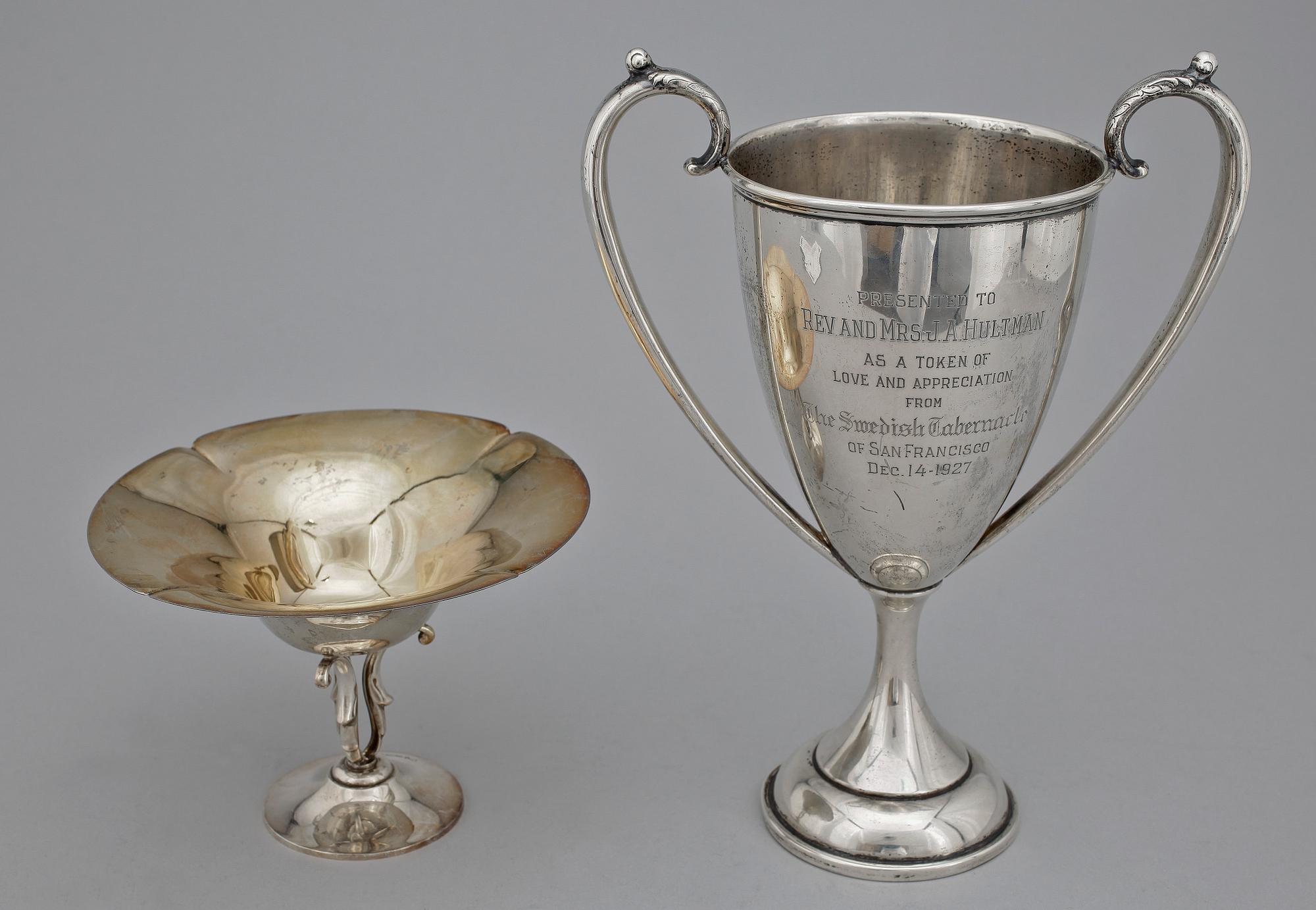 POKAL samt SKÅL, silver, Finland och USA, 1900-talets första hälft. Tot vikt ca 478g.