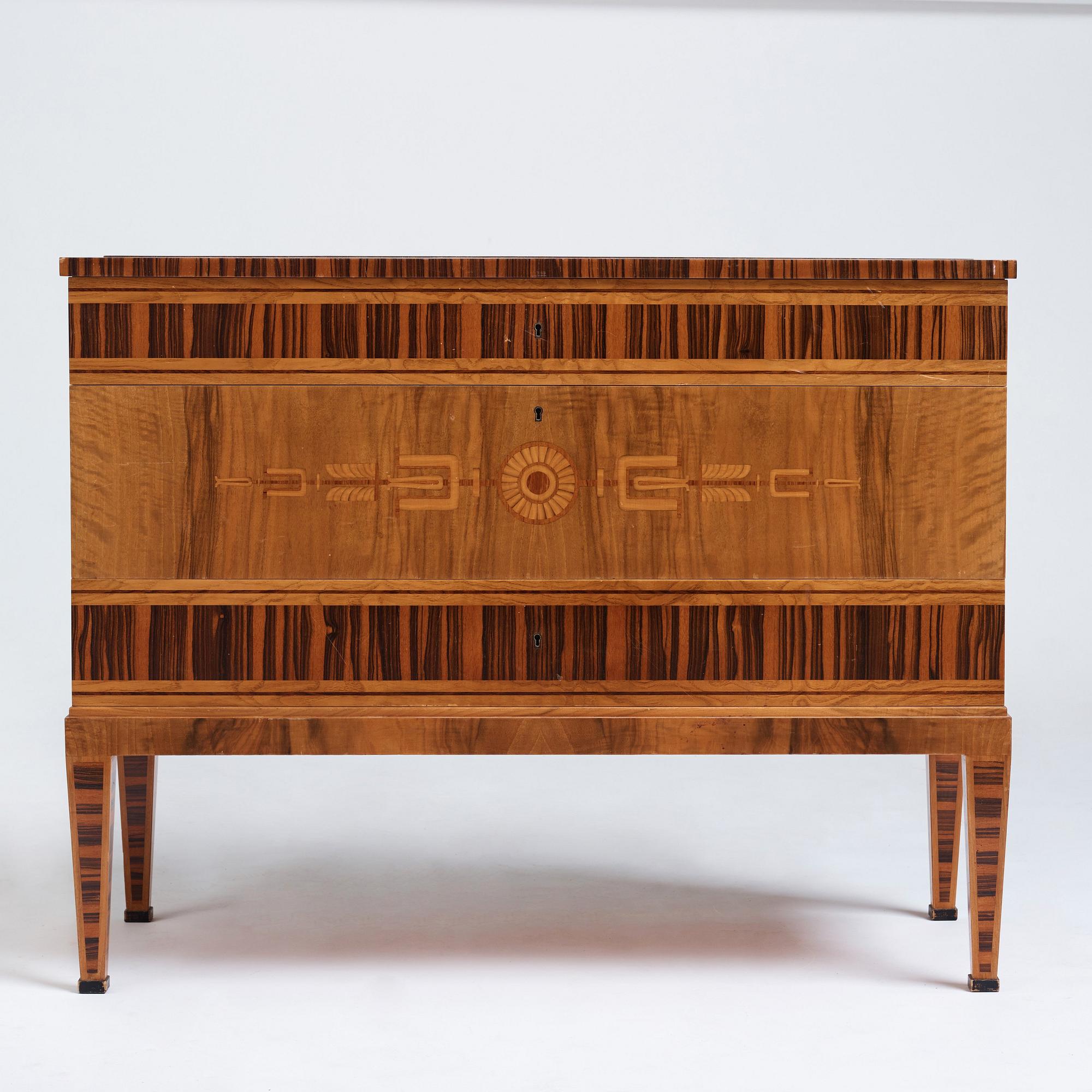 A Swedish 1920/30s walnut and maccassar bureau.