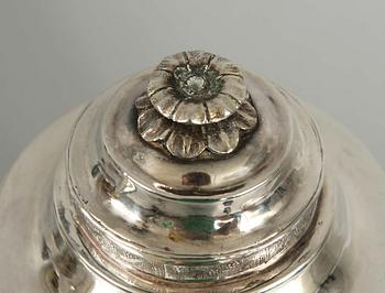KAFFEKANNA, silver. Gustaviansk. Johan Henrik Leffler, Falun 1809. Vikt tot 671 gr.