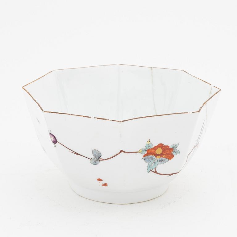 A 'Kakiemon' porcelain bowl, Meissen, 18th Century.