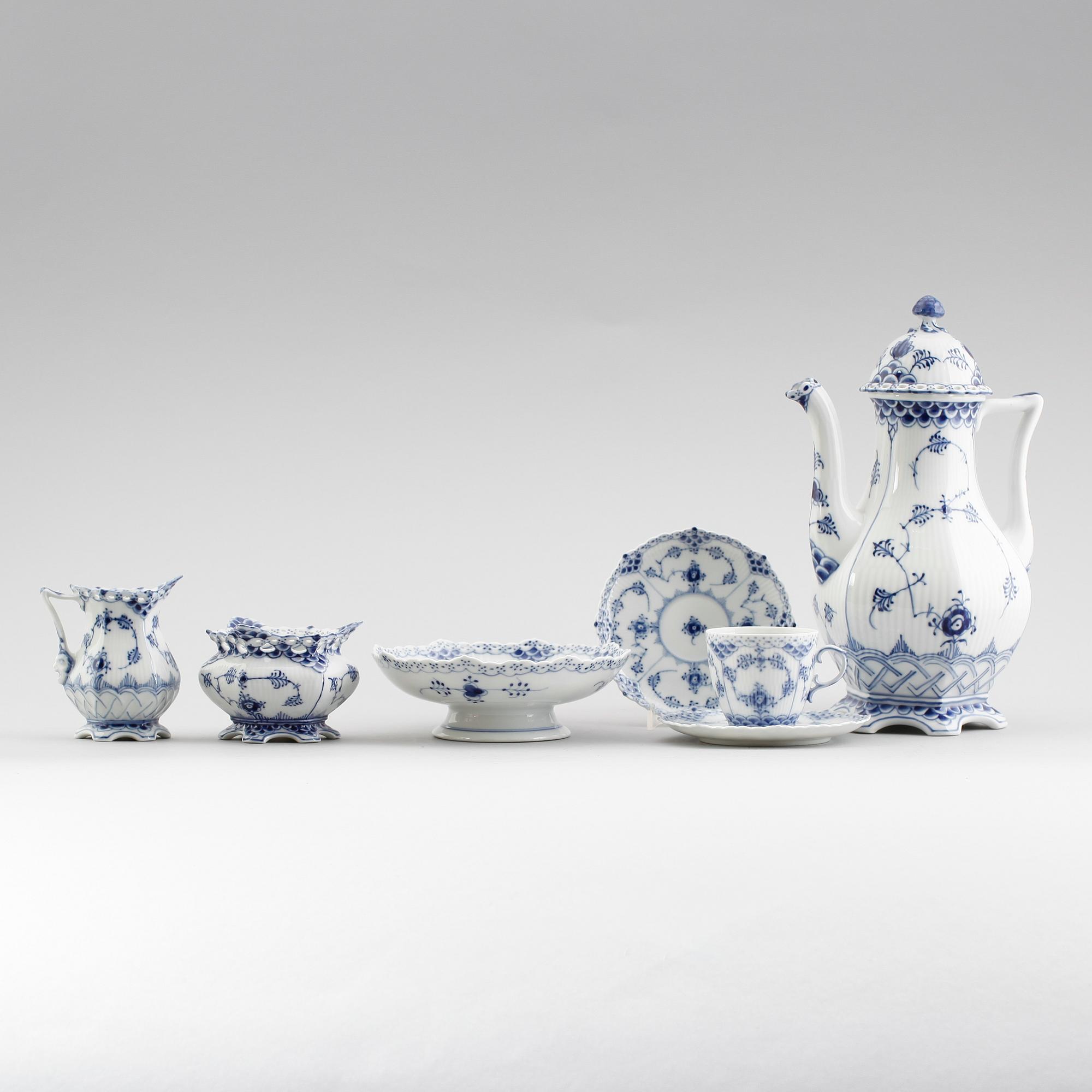 KAFFESERVIS, 16 delar, porslin, musselmalet, Royal Copenhagen.