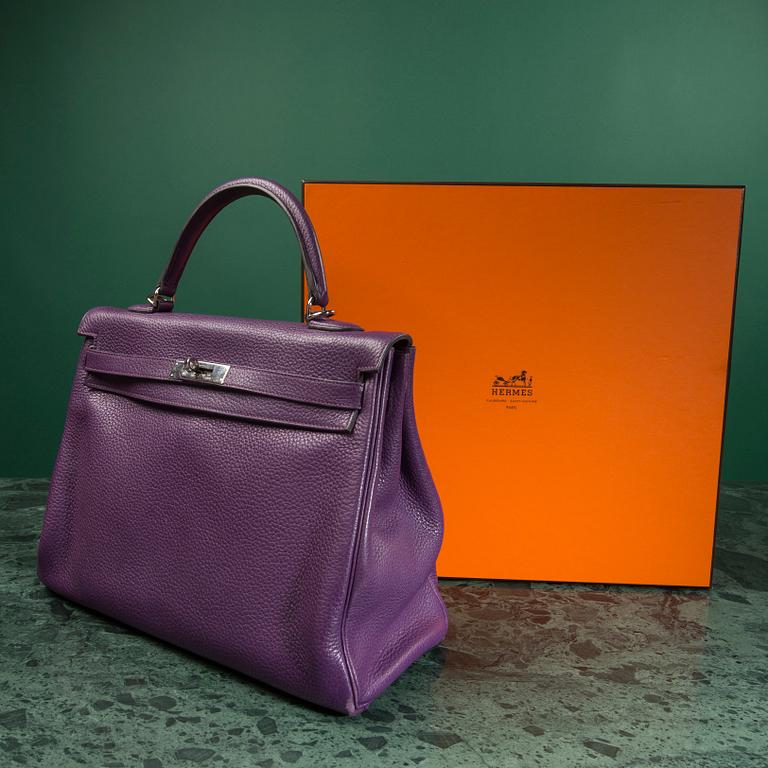 A bag "Kelly 35", by Hermes.