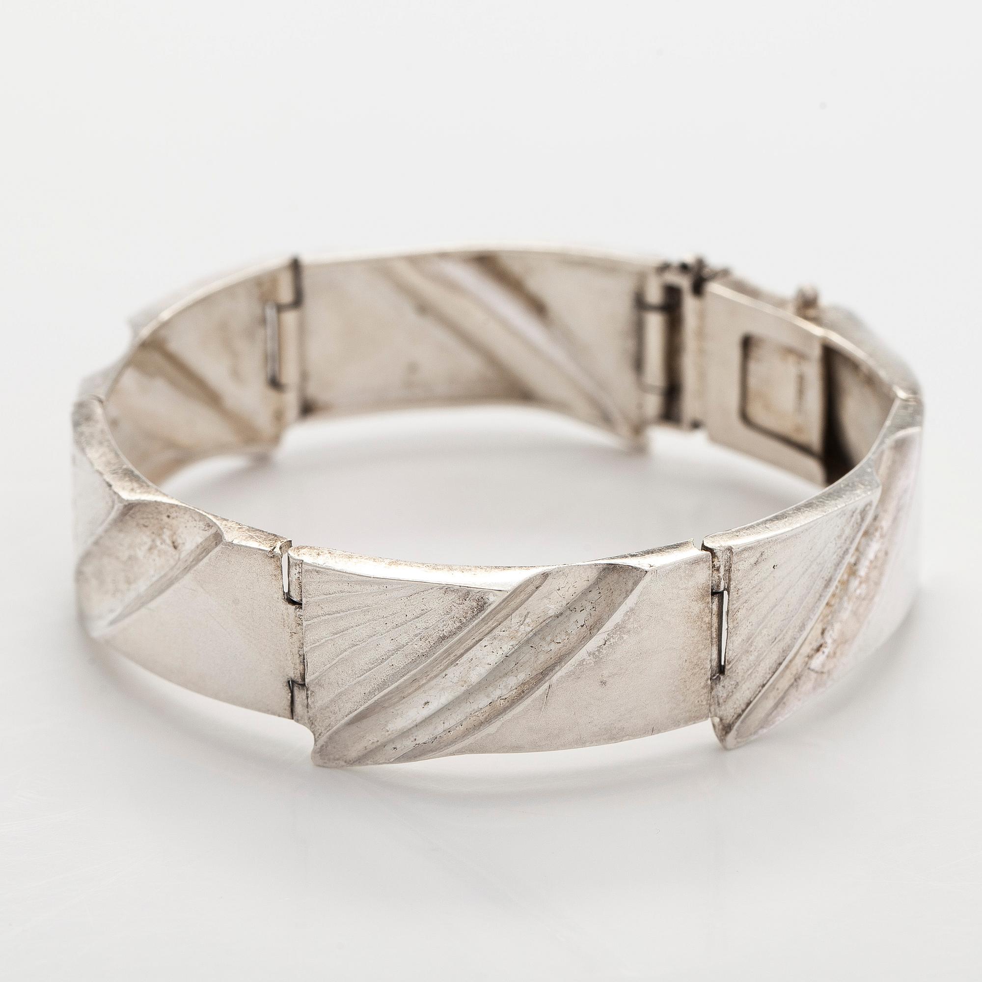 Matti Hyvärinen, bracelet, silver, Sirokoru, Turku.