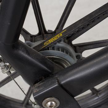 A foldable Strida bike.