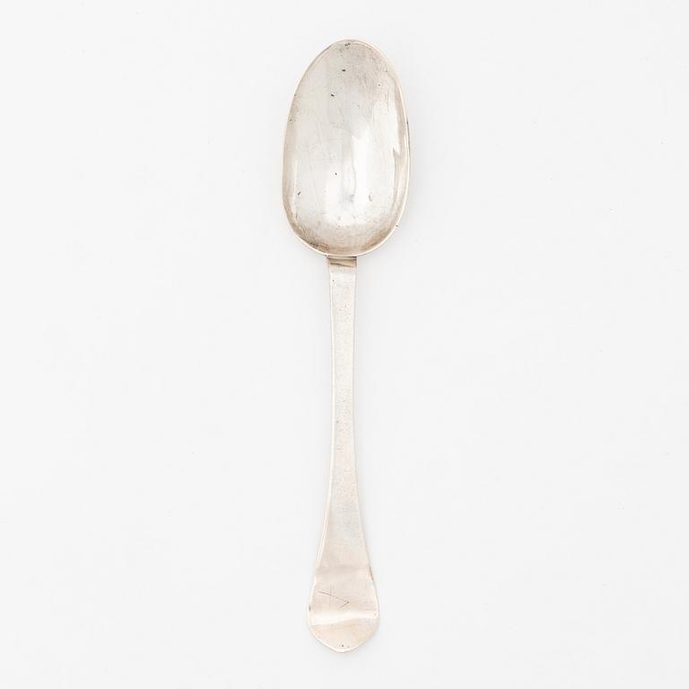 Ferdinand Sehl d ä, råttsvanssked, silver, Stockholm 1727.