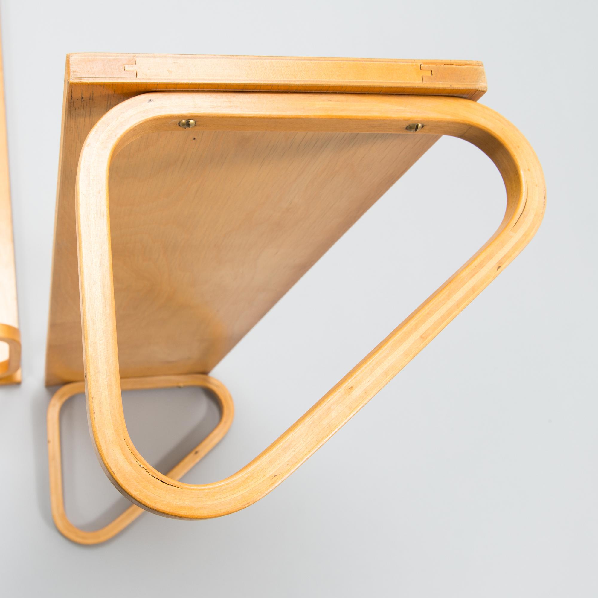 ALVAR AALTO, Two mid 20th Century '112B' shelves for Artek.