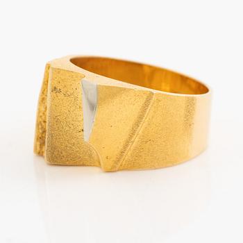 Björn Weckström, en ring, 18K guld och platina, Finland 1979. För Lapponia.