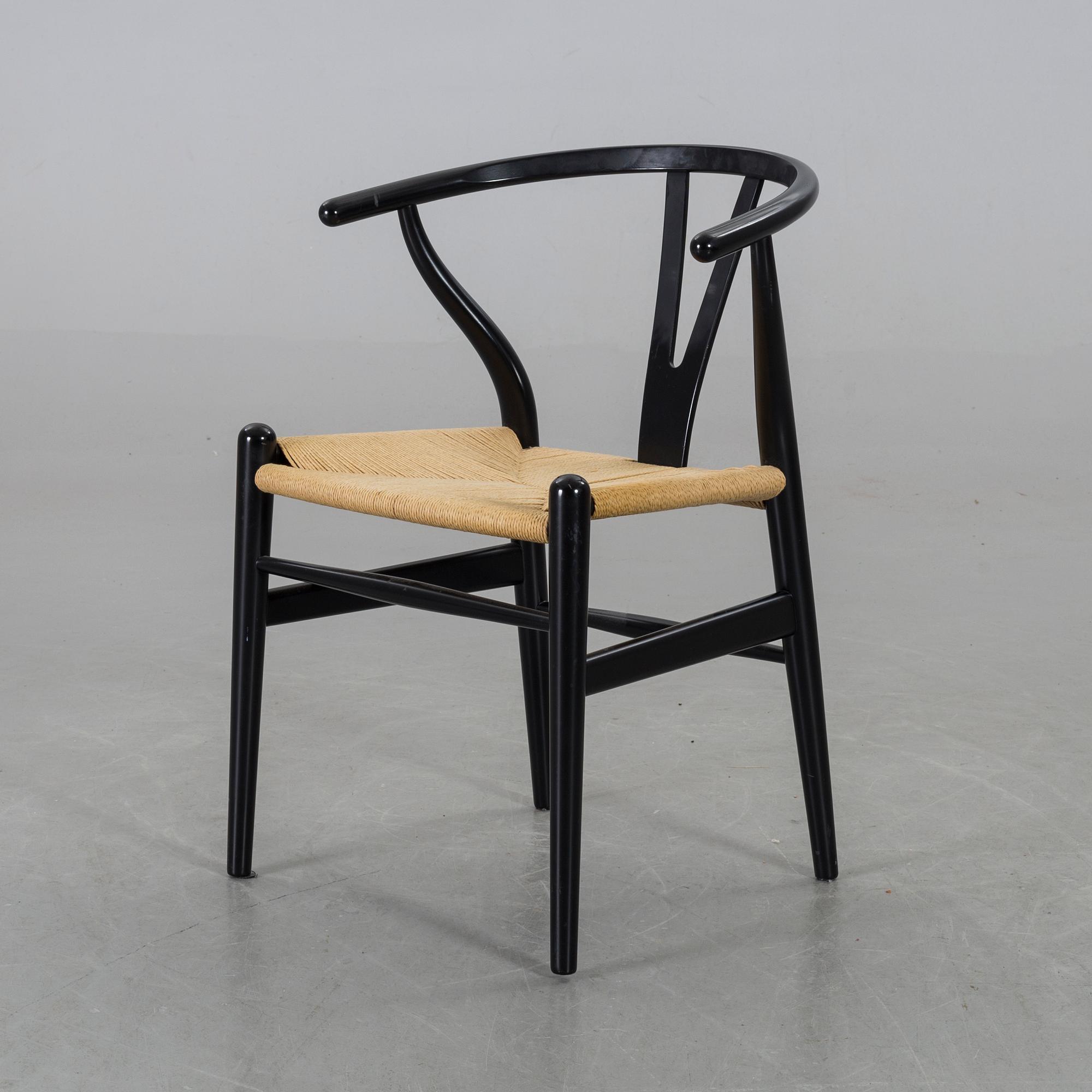 HANS J WEGNER, stol "Y-stolen" Carl Hansen & Son Danmark 2000-tal.