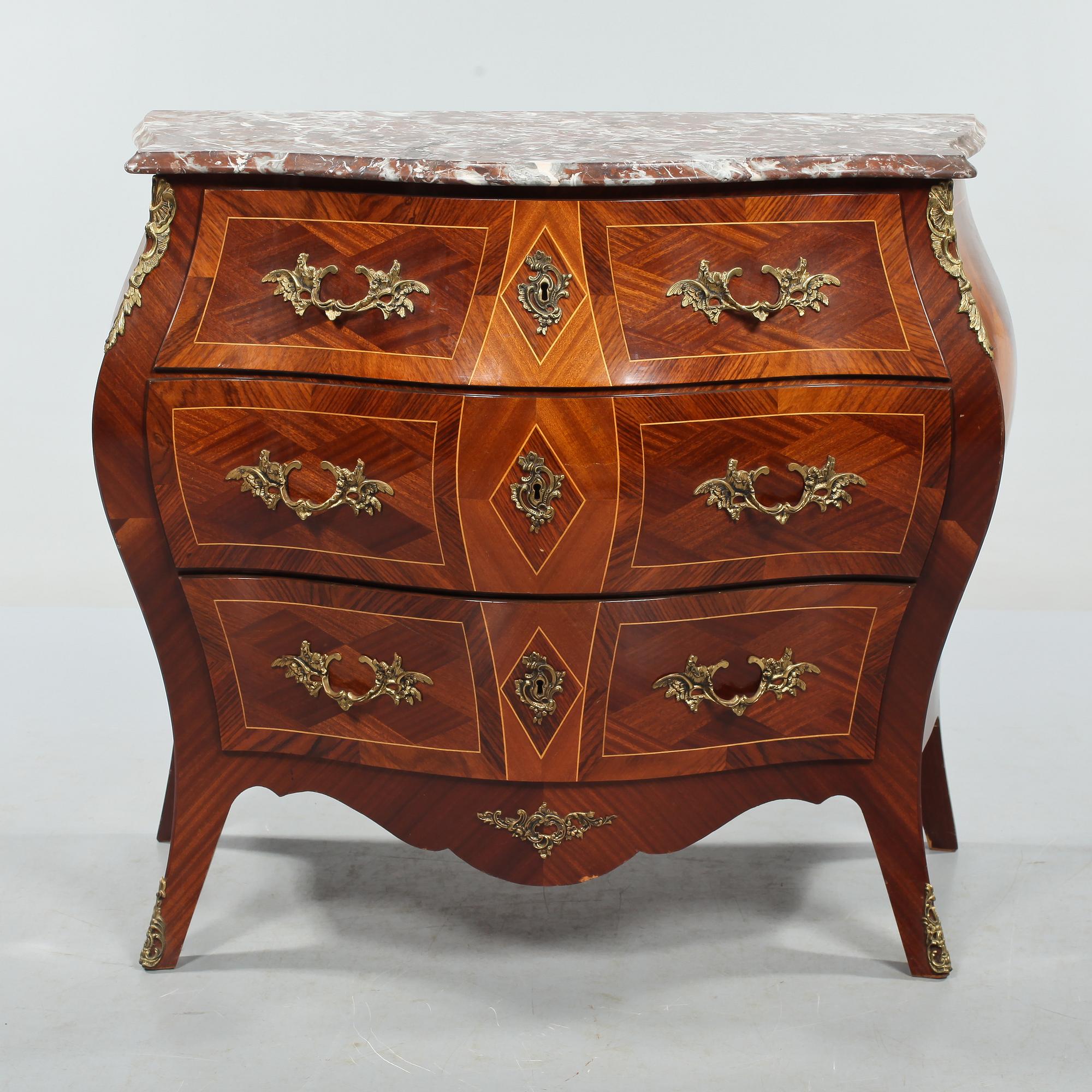 BYRÅ, rokokostil, 1900-talets andra hälft.