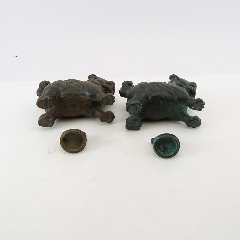 Incense burners 2 pcs in the form of Foo dogs China 20th century bronze.