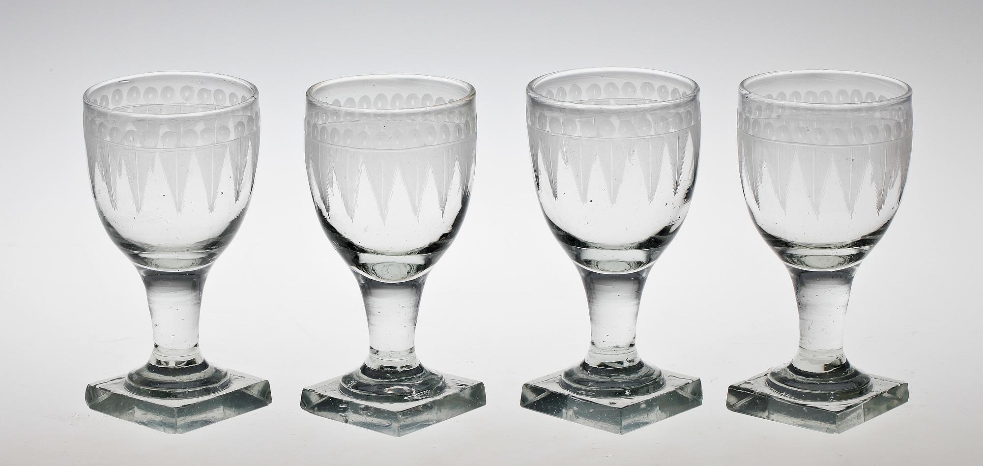 VINGLAS, 4 st, omkring 1800.