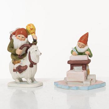 Jenny Nyström, after, after. 14 figurines, Kalmar Läns Museum.