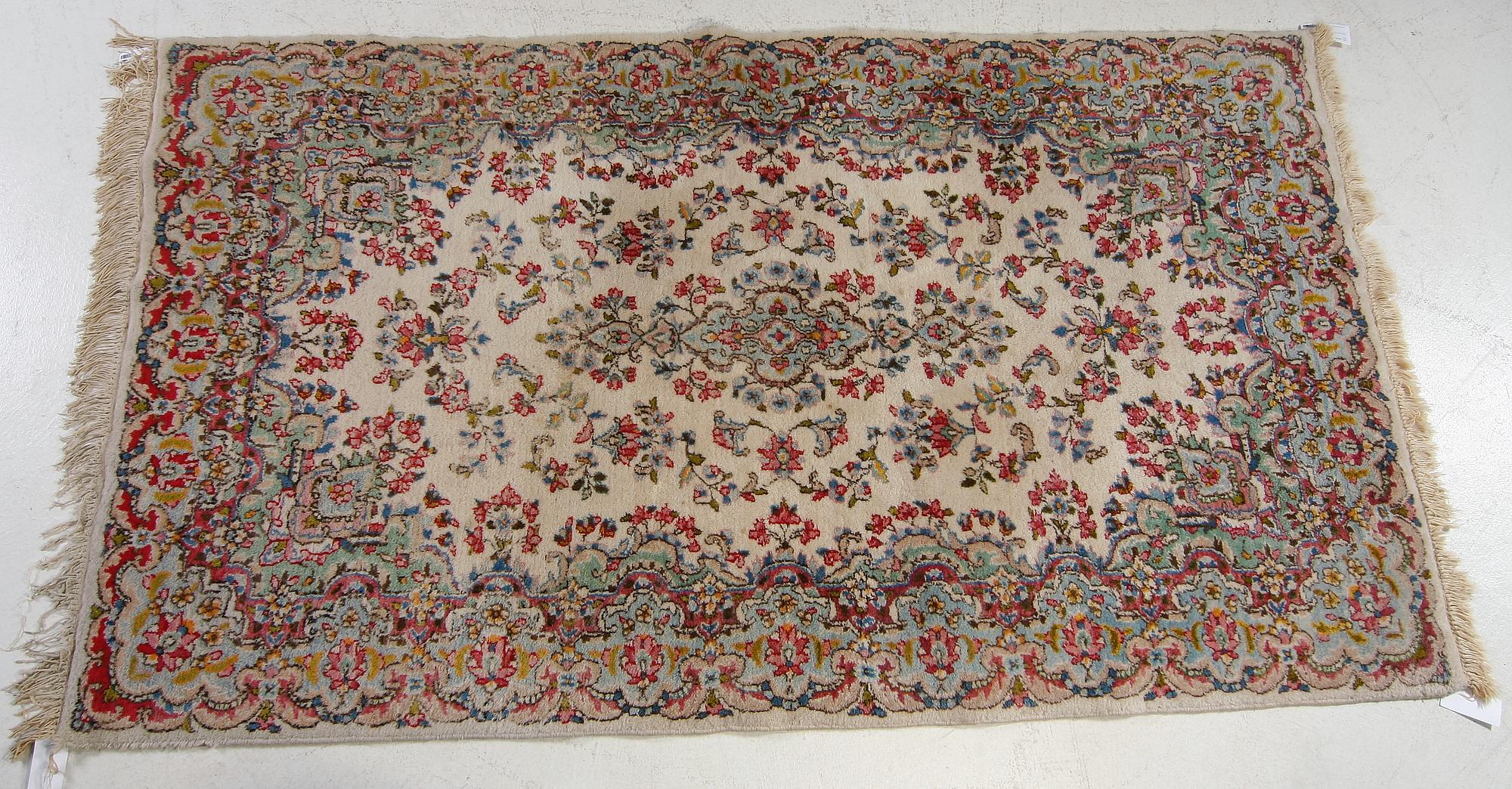 MATTA. Orientalisk. Ca 215 x 121.