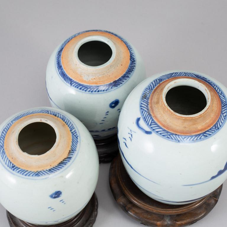 A set of three blue and white tea caddies, Qing dynasty, 19th Century.