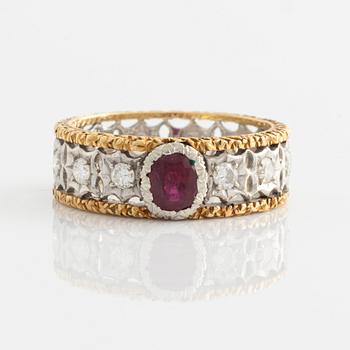 Ring 18K gold with a ruby and round brilliant-cut diamonds.