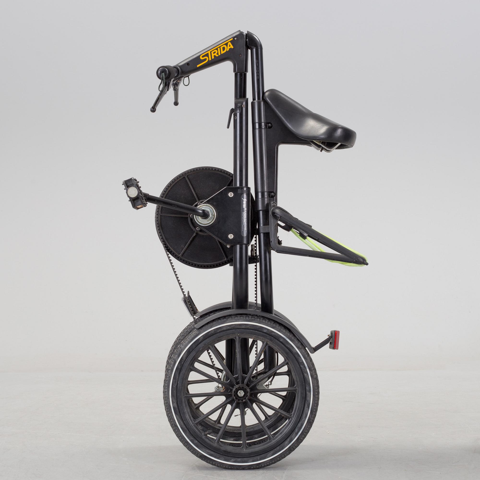 A foldable Strida bike.