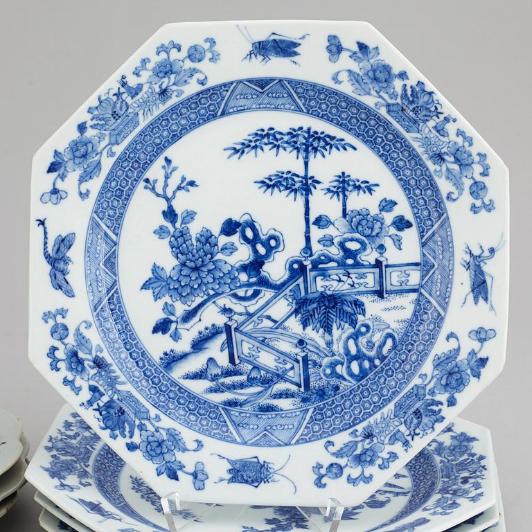 A set of eight (4-4) export plates, Qing dynasty, Qianlong (1736-95).