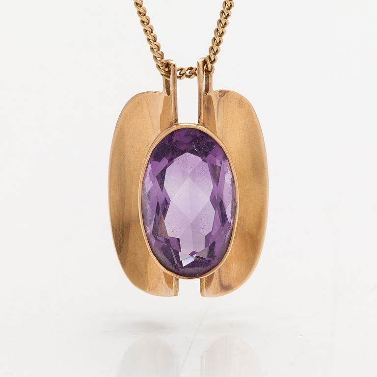 Eero Rislakki, A 14K gold necklace with an amethyst. Westerback, Helsinki 1960.