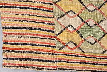 Barbro Nilsson, a drape, "Vingåkra". Tapestry weave. 193,5 x 161 cm.