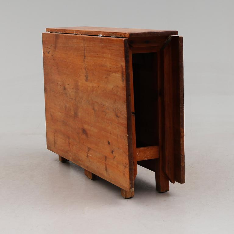 SLAGBORD, 1800-talets mit.