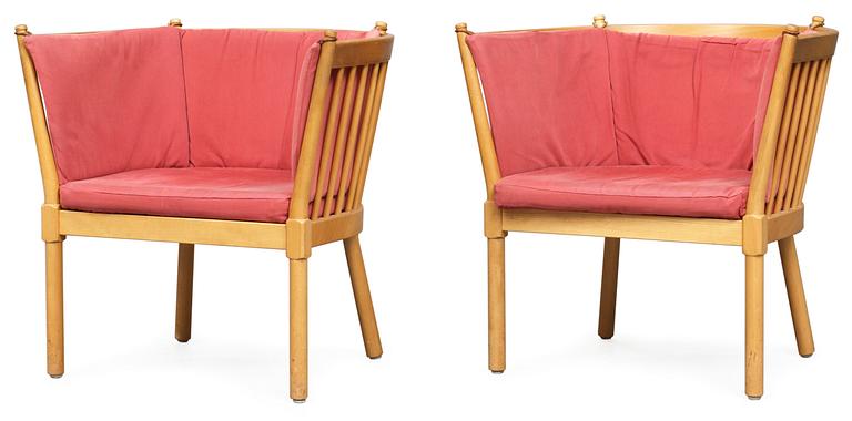 A pair of Borge Mogensen "Tremme" beech armchairs, Fritz Hansen, Denmark 1965.