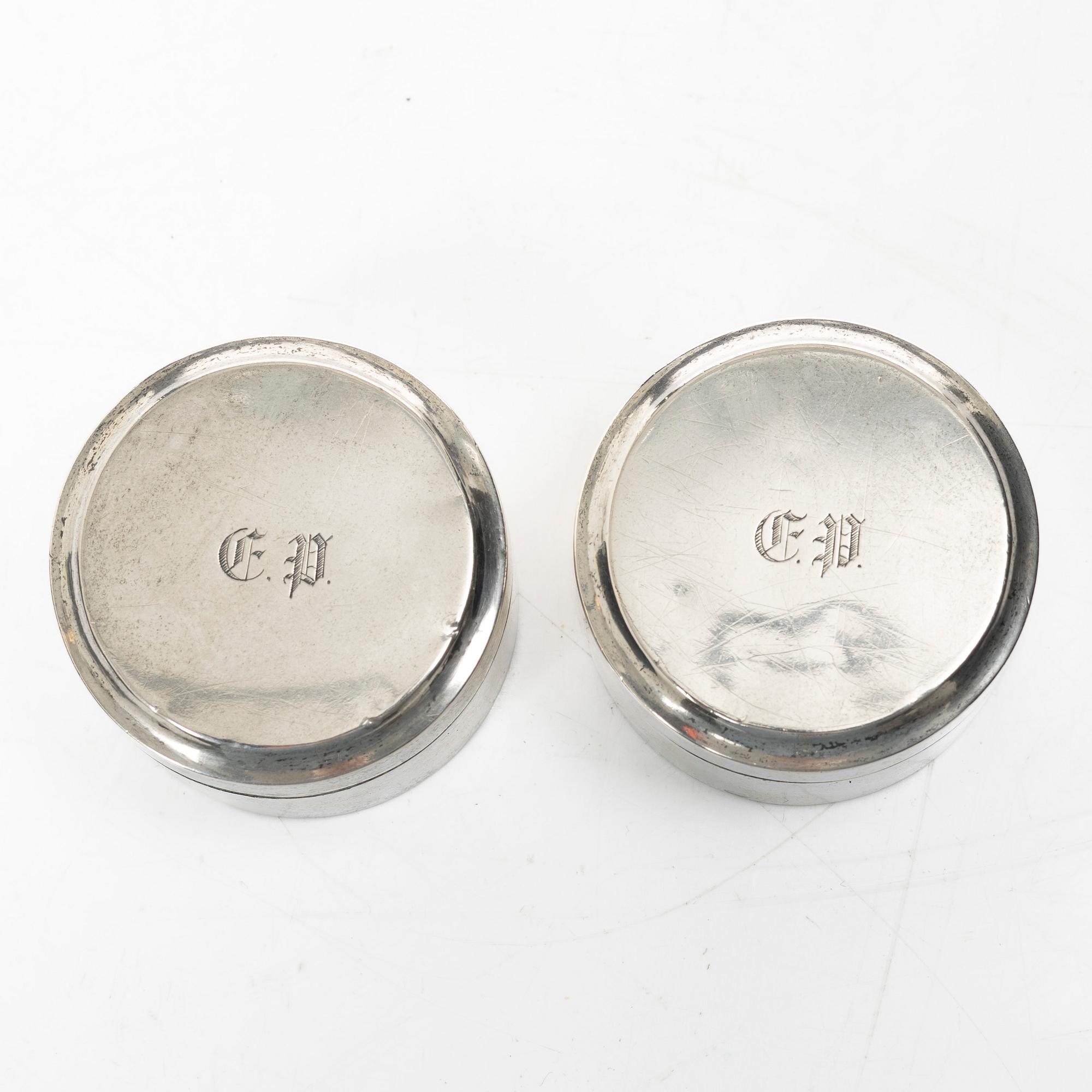Gustaf Folcker, A pair of Swedish silver boxes, mark of Gustaf Folcker, Stockholm 1825.