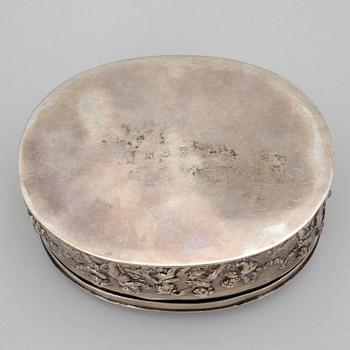 DOSA, silver, barockstil, möjligen Tyskland, 1900-tal. Vikt ca 178 gram.