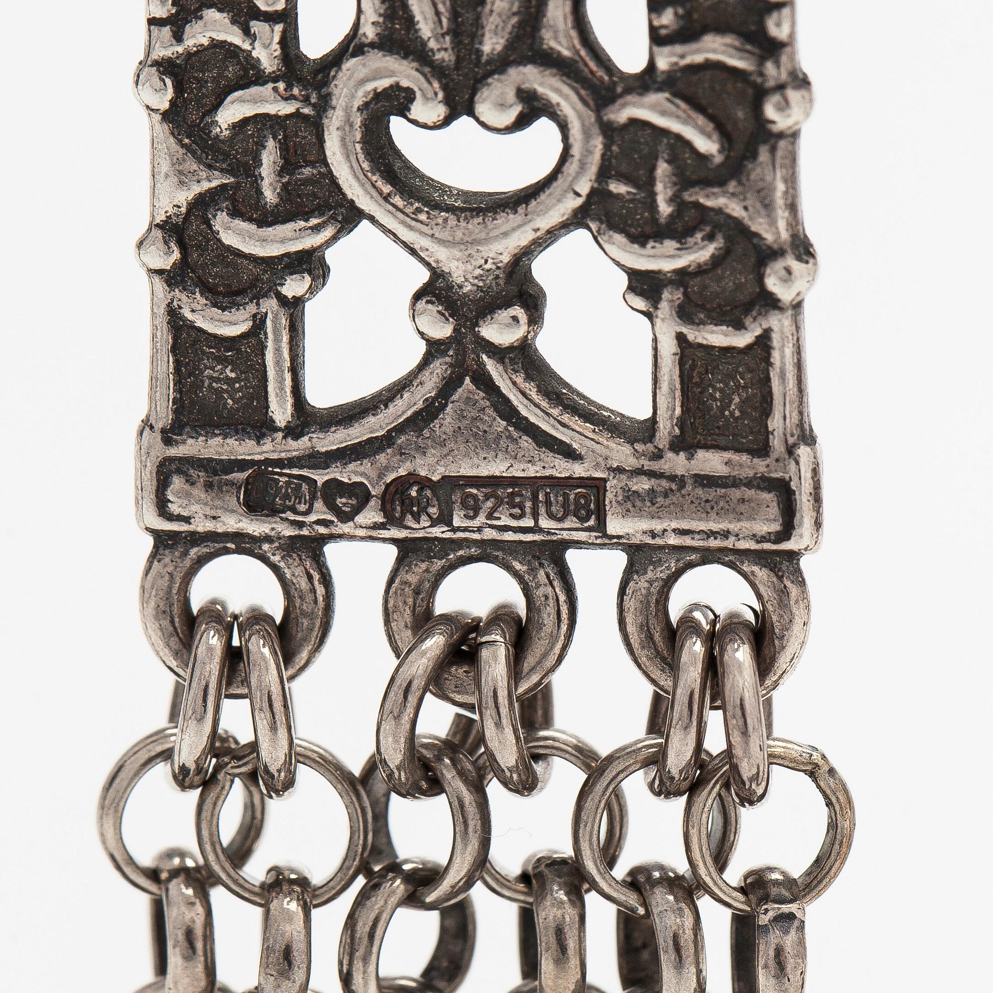 Kalevala Koru, a sterling silver 'Paradise/Hämäläisemännän juhlakääty' necklace. Helsinki 1997.