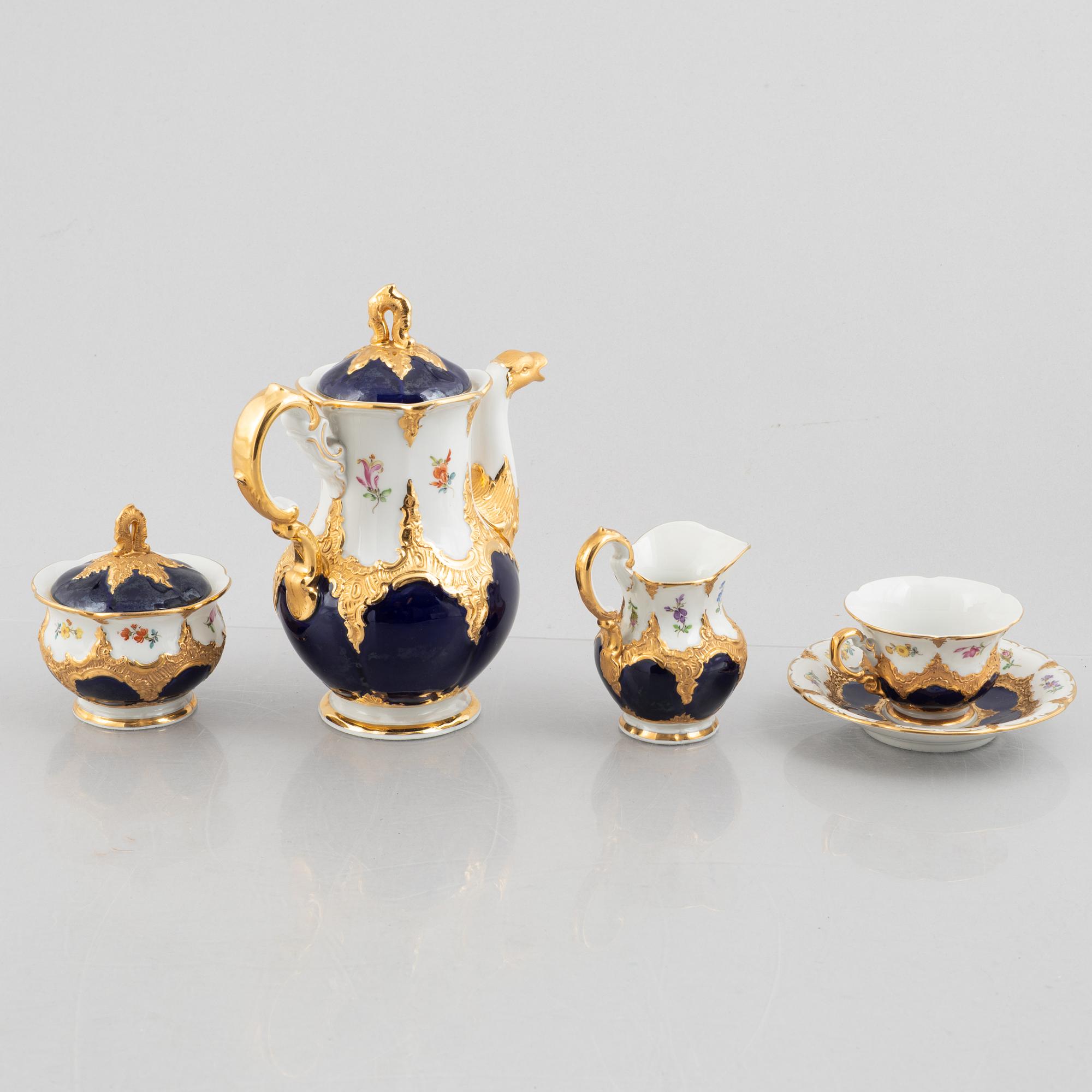 A Meissen porcelaine coffee service, 20th Century (9 pieces).