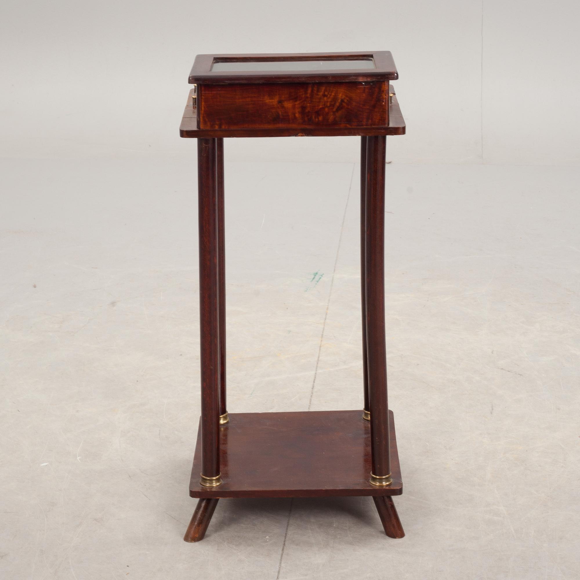 RÖKBORD. 1900-talets andra hälft.