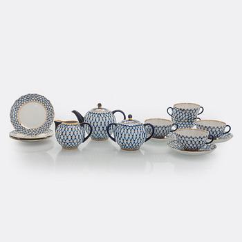 A 9-piece Lomonosov 'Cobalt Net' porcelain set for tea, USSR.