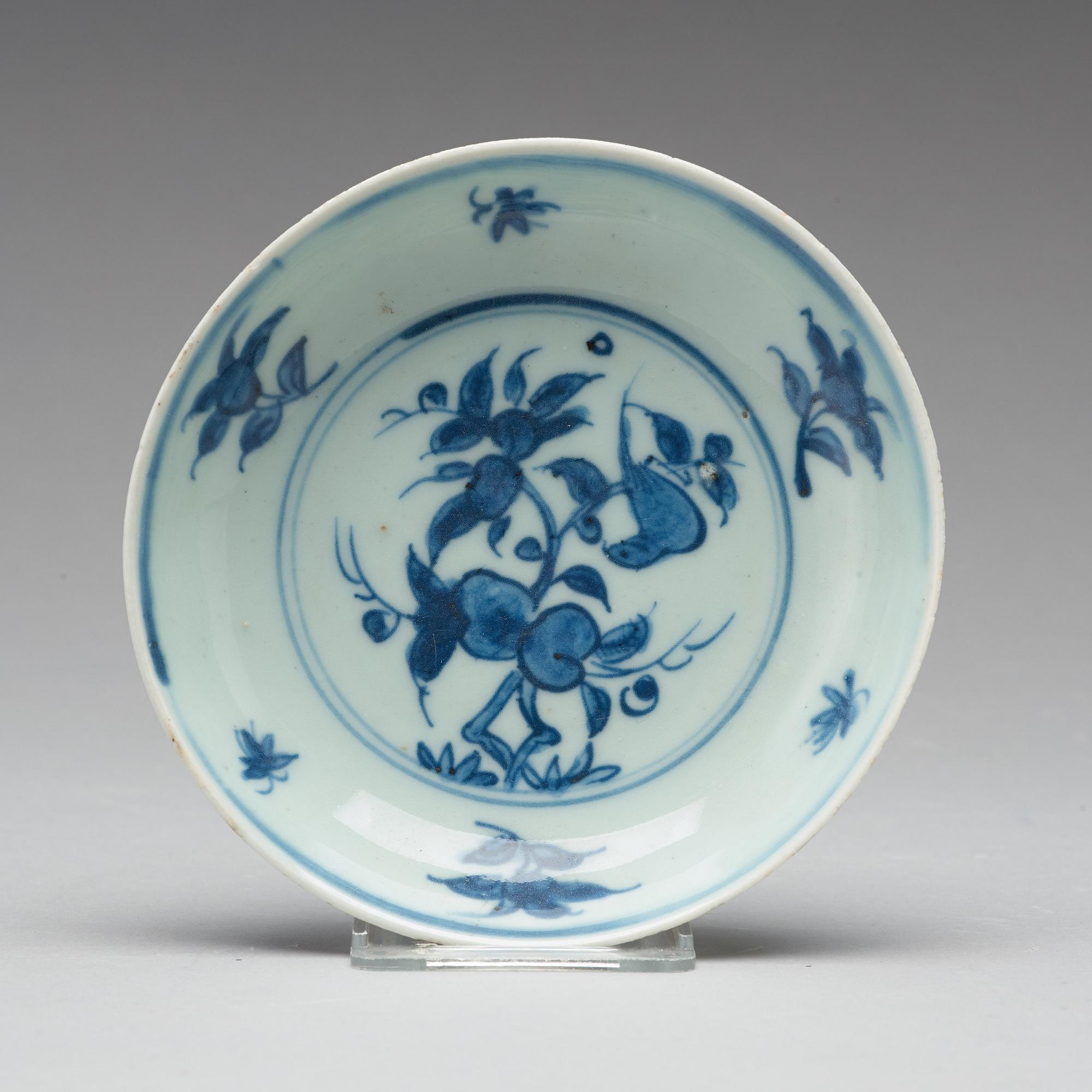 A set of 10 (9+1) blue and white dishes, Ming dynasty, Tianqi/Chongzhen.