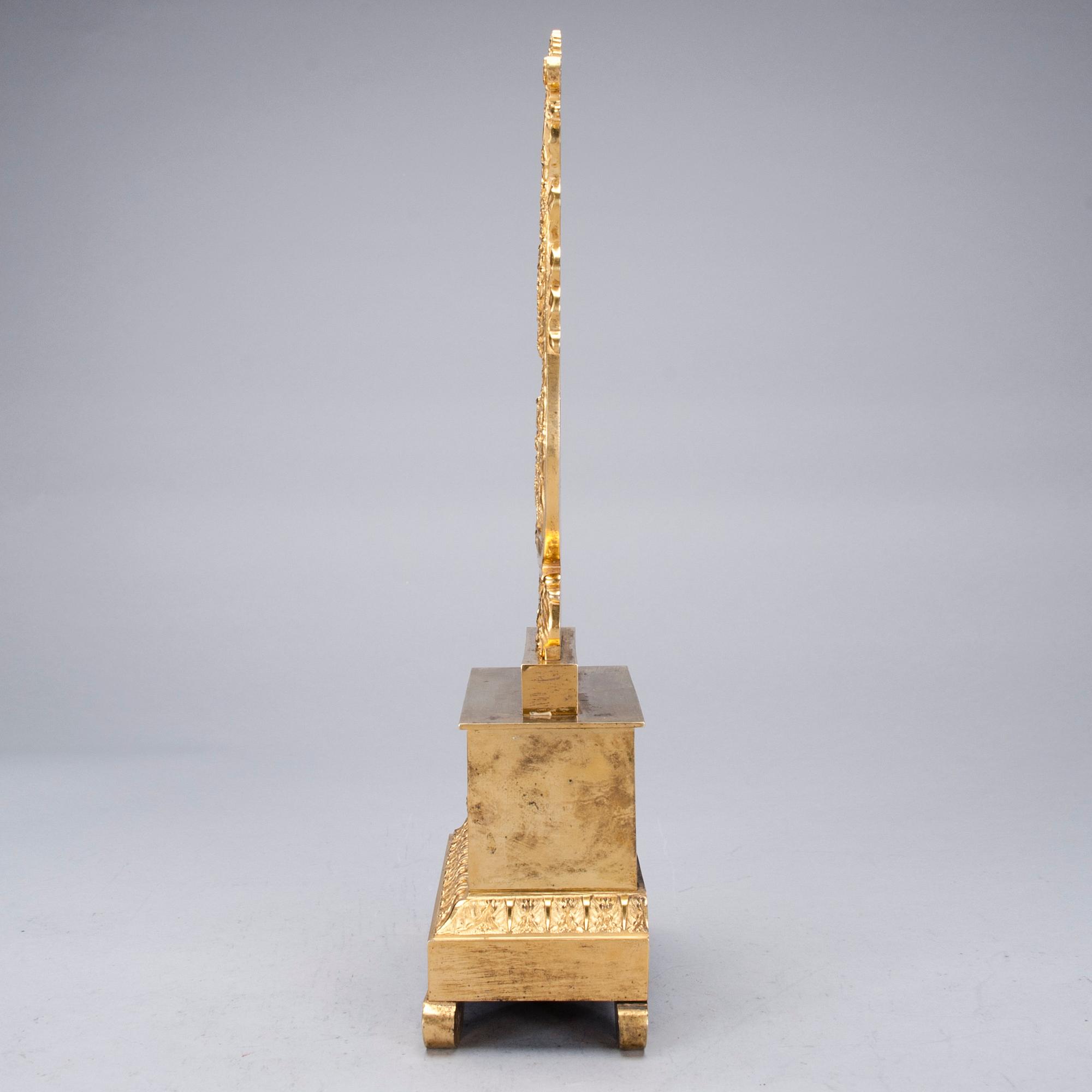 URSTÄLL, brännförgylld brons, Frankrike 1800-talets början.