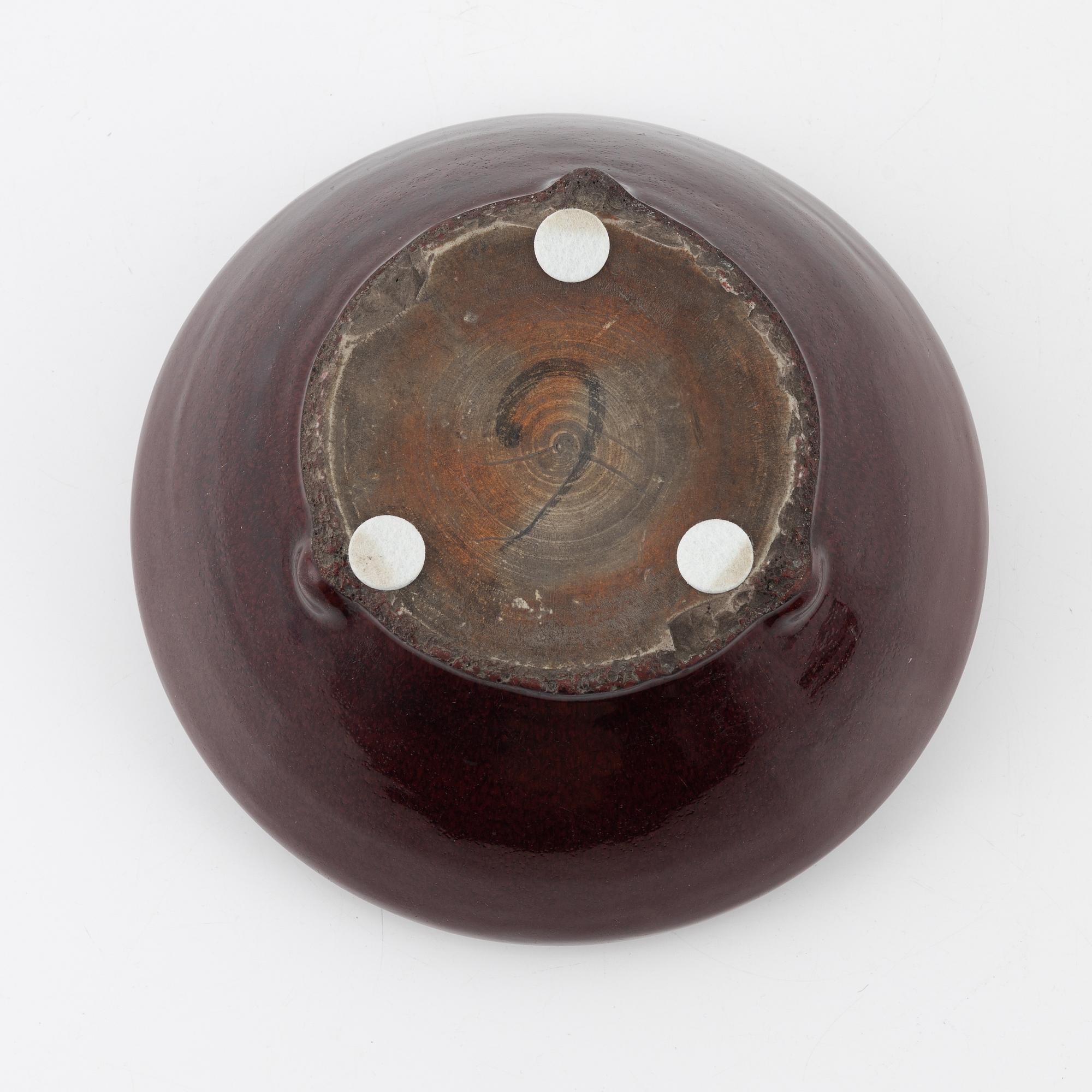 A sang de boef glazed censer, late Qing dynasty, circa 1900.