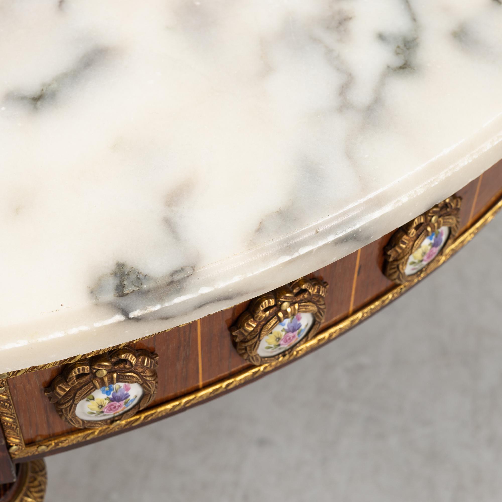 Salongsbord, Louis XVI-stil, 1900-tales första hälft.