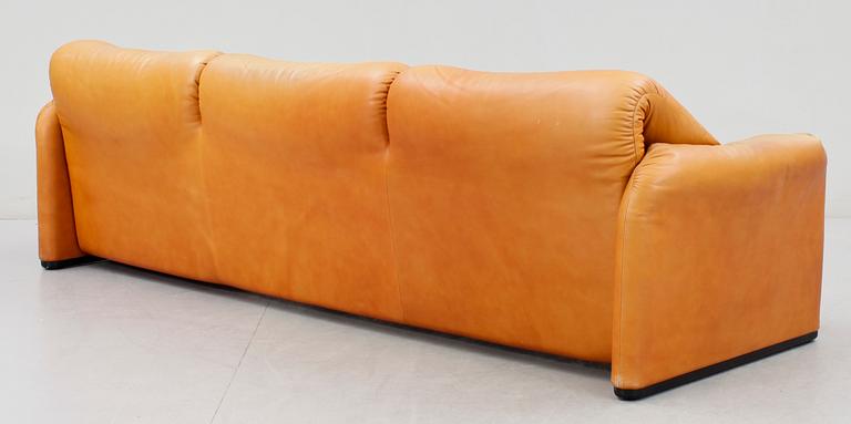 SOFFA, "Maralunga", Vico Magistretti för Cassina.
