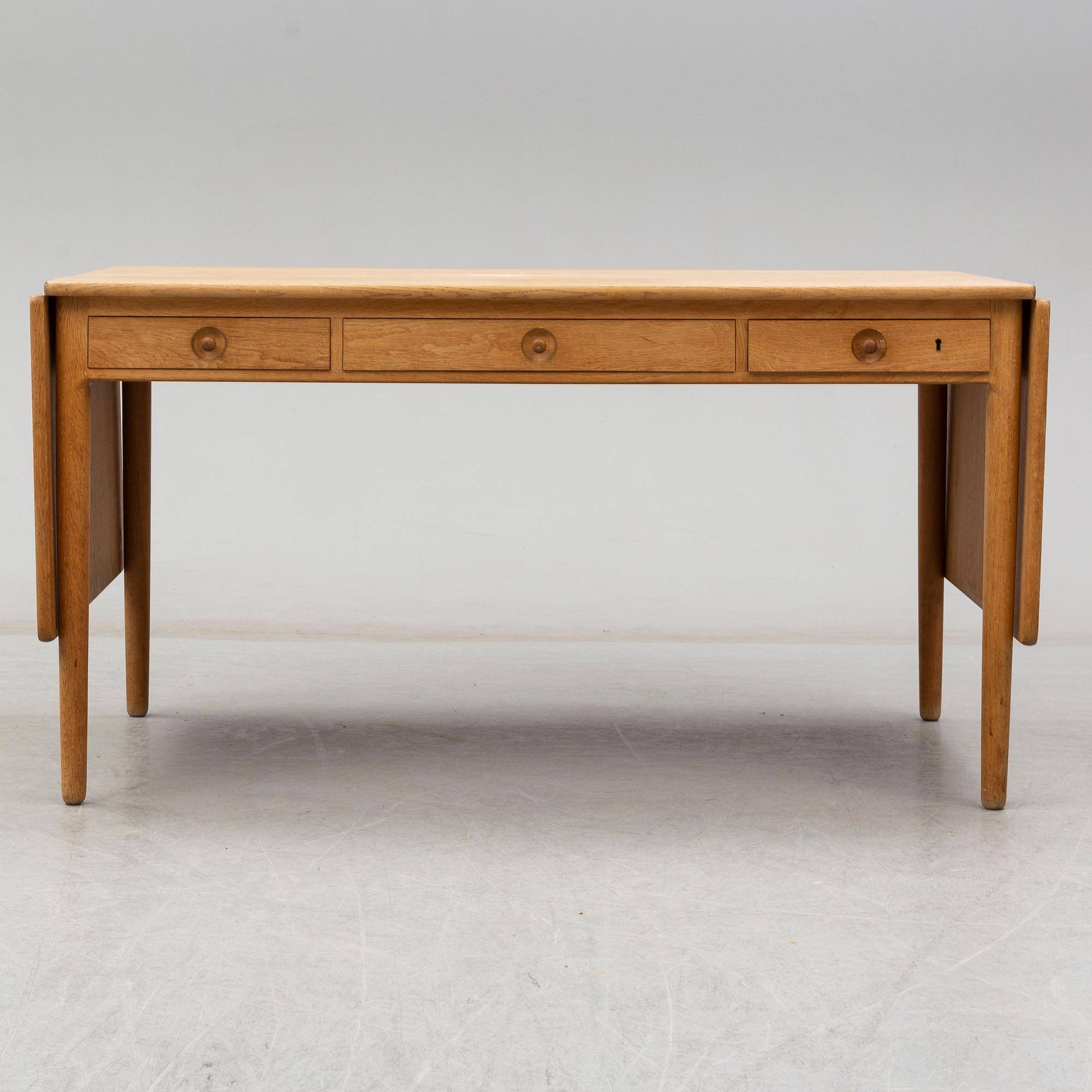 HANS J WEGNER, skrivbord med klaffar, AT-305, Andreas Tuck.