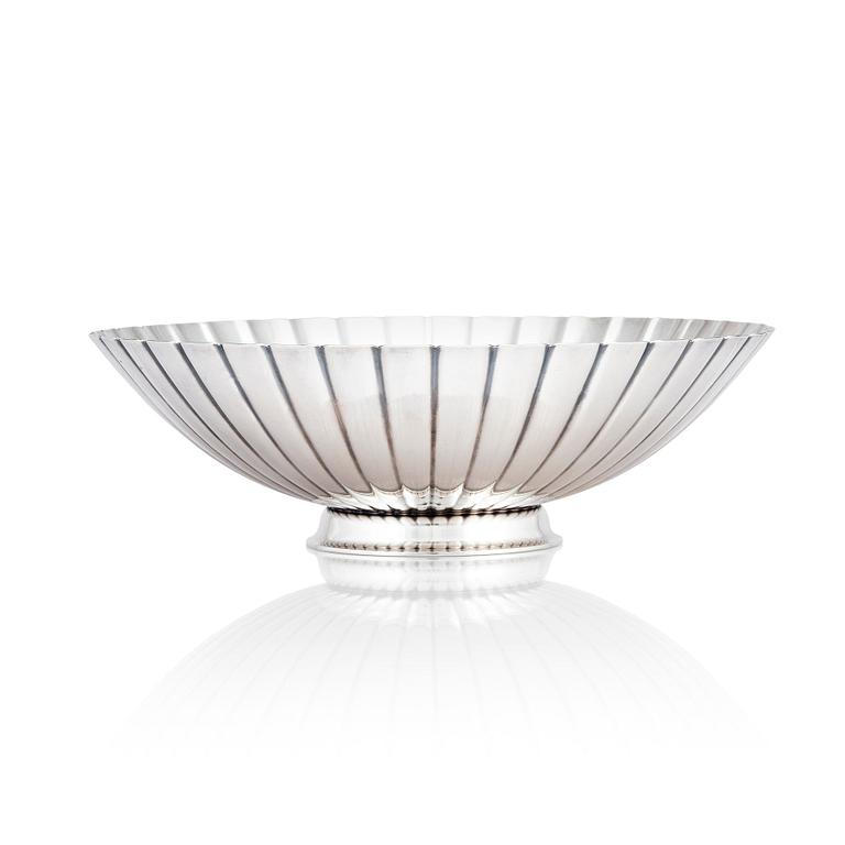 Sigvard Bernadotte, a sterling silver bowl, 'Jorbaerset', Georg Jensen, Copenhagen 1945-77, design nr 856A.