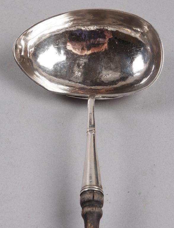 SOPPSLEV, silver, G.W. Edvall, otydliga stämplar.